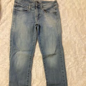 Size 8 American eagle skinny jeans